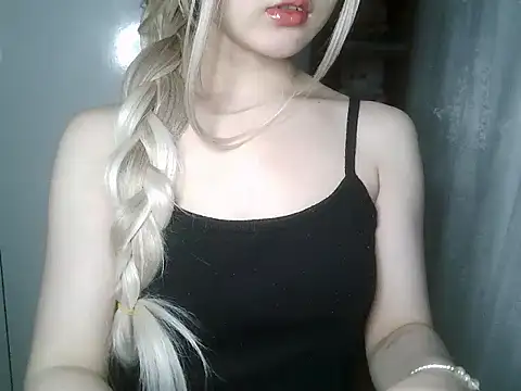 Annabelle-e online show from 05/01/26, 08:14