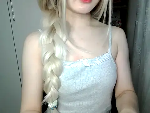 Annabelle-e online show from 03/29/26, 04:19