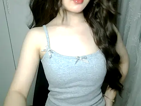 Snapshot of Annabelle-e chatting on 06/15/26, 07:46 Annabelle-e online show from 06/15/26, 07:46