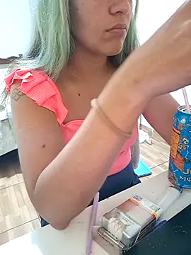 euahotmarii20 online show from 11/07/25, 03:22