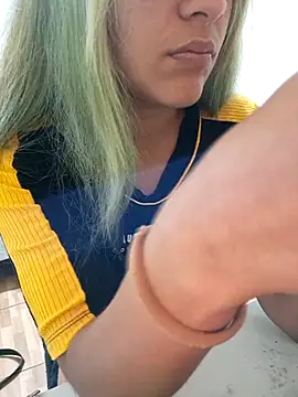 euahotmarii20 online show from 11/14/25, 03:21