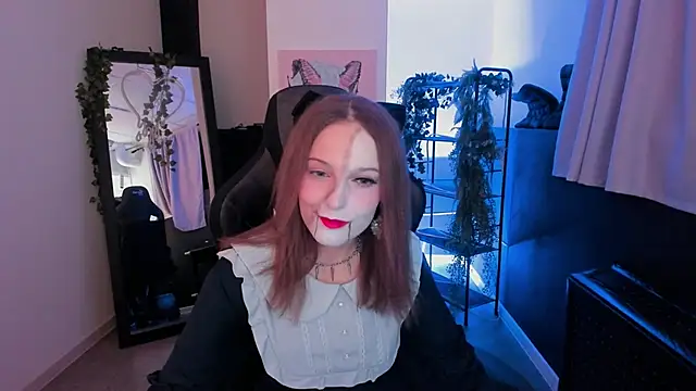 Snapshot of JenniferKiim chatting on 10/31/25, 02:35 JenniferKiim online show from 10/31/25, 02:35