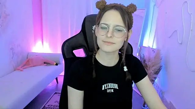 Snapshot of JenniferKiim chatting on 01/05/26, 05:27 JenniferKiim online show from 01/05/26, 05:27