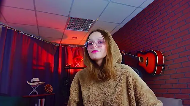 Snapshot of JenniferKiim chatting on 12/03/25, 12:04 JenniferKiim online show from 12/03/25, 12:04