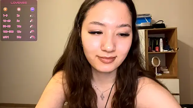 Snapshot of Sakuravice chatting on 10/19/25, 12:19 Sakuravice online show from 10/19/25, 12:19