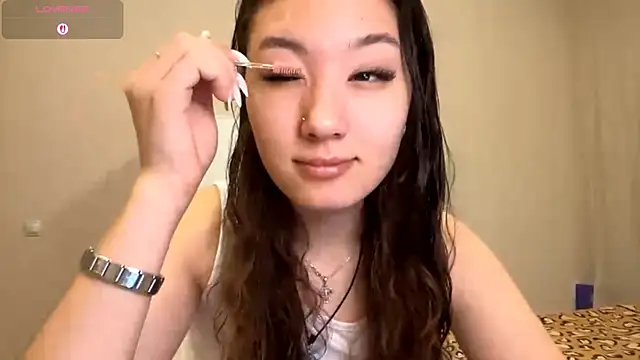 Snapshot of Sakuravice chatting on 10/26/25, 12:05 Sakuravice online show from 10/26/25, 12:05