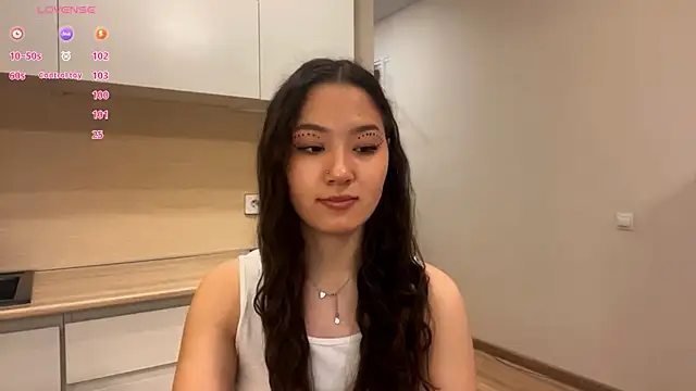 Snapshot of Sakuravice chatting on 12/15/25, 02:12 Sakuravice online show from 12/15/25, 02:12