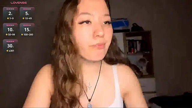 Snapshot of Sakuravice chatting on 10/21/25, 12:04 Sakuravice online show from 10/21/25, 12:04