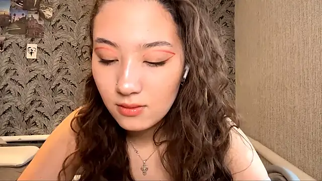 Snapshot of Sakuravice chatting on 09/13/25, 07:19 Sakuravice online show from 09/13/25, 07:19