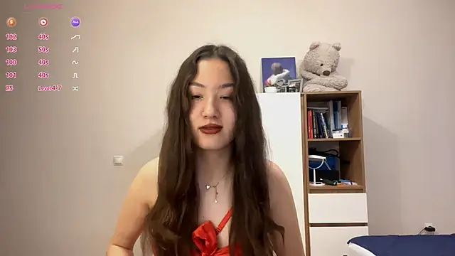 Snapshot of Sakuravice chatting on 11/22/25, 10:14 Sakuravice online show from 11/22/25, 10:14