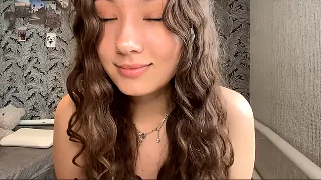 Snapshot of Sakuravice chatting on 09/20/25, 05:34 Sakuravice online show from 09/20/25, 05:34