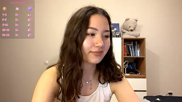 Snapshot of Sakuravice chatting on 11/18/25, 03:15 Sakuravice online show from 11/18/25, 03:15