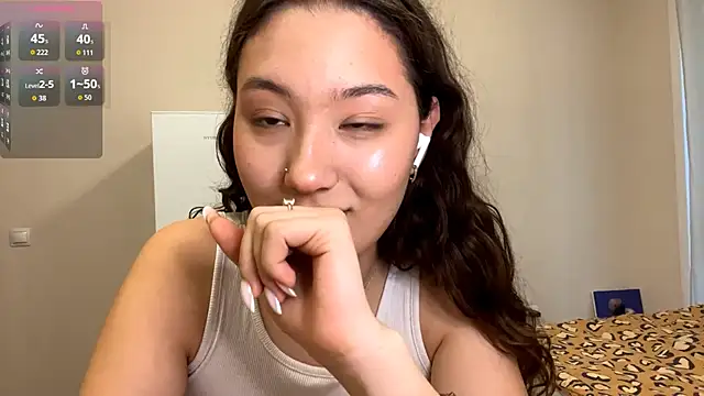 Snapshot of Sakuravice chatting on 10/05/25, 11:12 Sakuravice online show from 10/05/25, 11:12