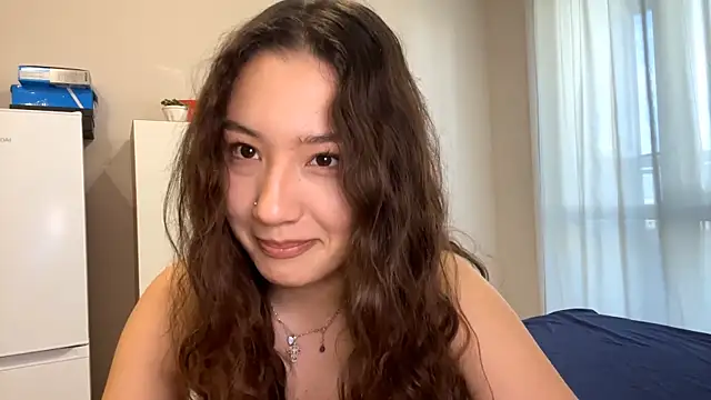 Snapshot of Sakuravice chatting on 09/26/25, 10:11 Sakuravice online show from 09/26/25, 10:11