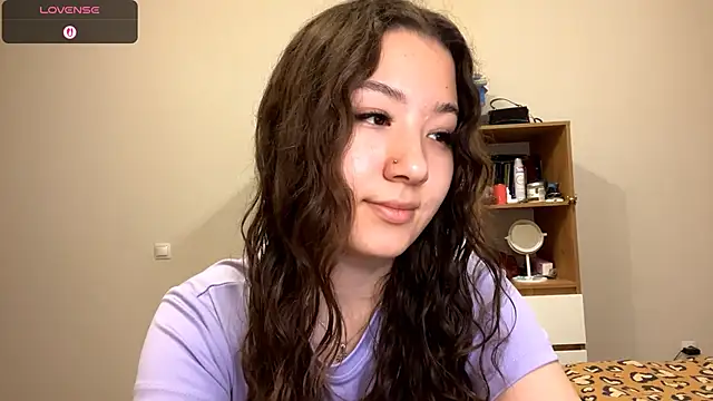 Snapshot of Sakuravice chatting on 10/23/25, 12:04 Sakuravice online show from 10/23/25, 12:04