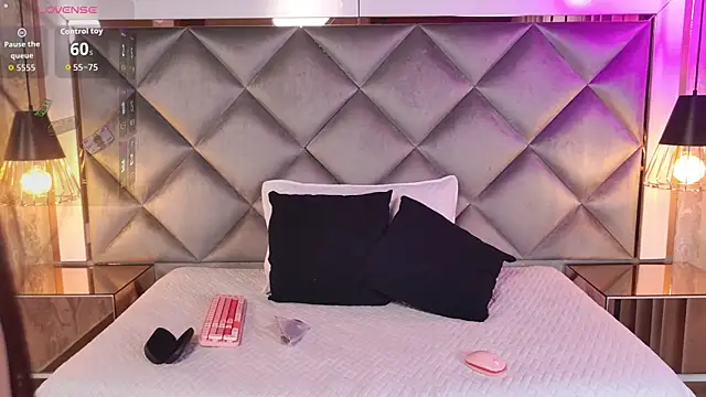 Snapshot of amy_greene chatting on 09/22/25, 11:49 amy greene online show from 09/22/25, 11:49