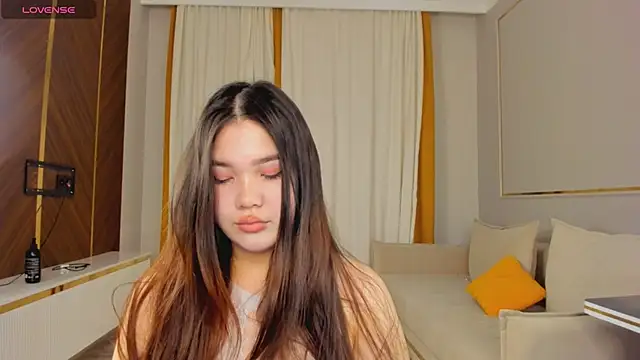 yummmymommy online show from 10/10/25, 02:40