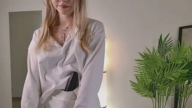 NyxBlonde online show from 11/19/25, 01:22