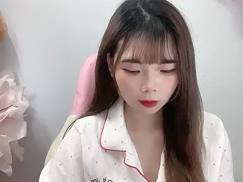 Snapshot of Pony898 chatting on 10/19/25, 07:33 Pony898 online show from 10/19/25, 07:33