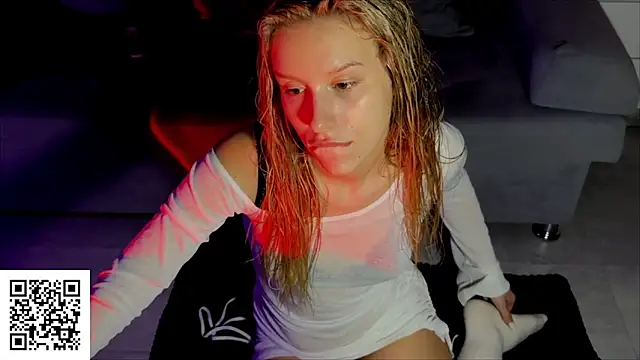 ElysiaXo online show from 11/17/25, 11:09