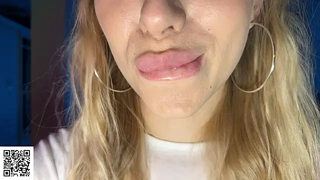 ElysiaXo online show from 12/01/25, 11:16