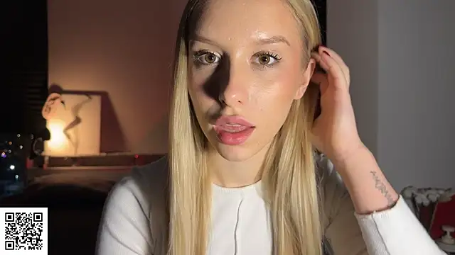 ElysiaXo online show from 12/13/25, 11:55