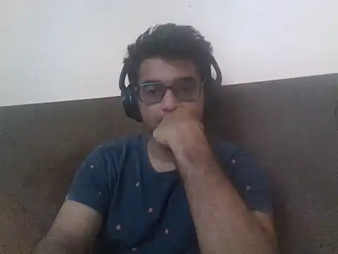 Snapshot of GOJO_1 chatting on 09/24/25, 03:35 GOJO 1 online show from 09/24/25, 03:35