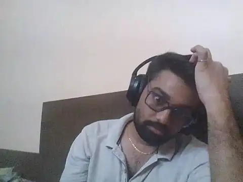 Snapshot of GOJO_1 chatting on 09/13/25, 11:21 GOJO 1 online show from 09/13/25, 11:21