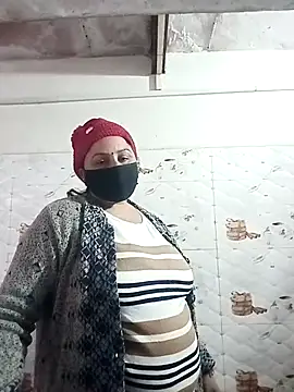 Snapshot of Rakhi_sawant143 chatting on 12/23/25, 02:22 Rakhi sawant143 online show from 12/23/25, 02:22