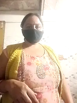 Rakhi sawant143 online show from 11/17/25, 04:44