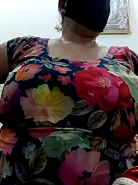 Snapshot of Rakhi_sawant143 chatting on 09/23/25, 05:09 Rakhi sawant143 online show from 09/23/25, 05:09