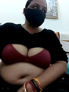 Rakhi sawant143 online show from 11/03/25, 02:39