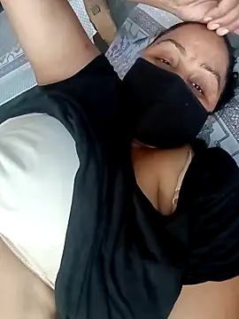 Snapshot of Rakhi_sawant143 chatting on 09/20/25, 07:13 Rakhi sawant143 online show from 09/20/25, 07:13