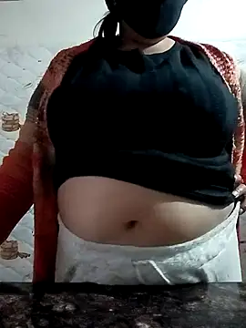 Snapshot of Rakhi_sawant143 chatting on 01/17/26, 02:37 Rakhi sawant143 online show from 01/17/26, 02:37