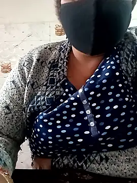 Snapshot of Rakhi_sawant143 chatting on 01/18/26, 03:32 Rakhi sawant143 online show from 01/18/26, 03:32