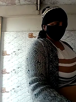 Snapshot of Rakhi_sawant143 chatting on 02/05/26, 03:02 Rakhi sawant143 online show from 02/05/26, 03:02