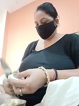 Rakhi sawant143 online show from 06/10/26, 03:19