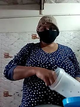 Snapshot of Rakhi_sawant143 chatting on 02/01/26, 02:43 Rakhi sawant143 online show from 02/01/26, 02:43