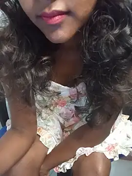 Snapshot of venuki_ihalagamage chatting on 07/15/26, 03:57 venuki ihalagamage online show from 07/15/26, 03:57