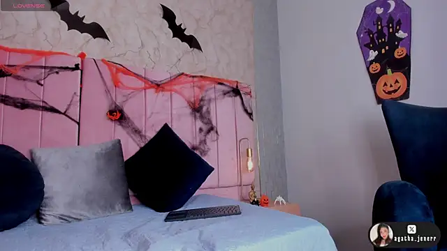 agatha jener online show from 10/11/25, 11:44