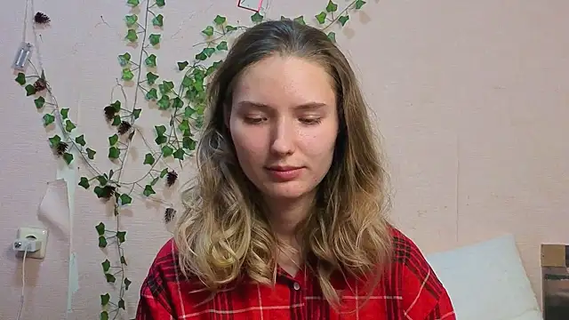  kikiclark   online show from 03/04/26, 09:00