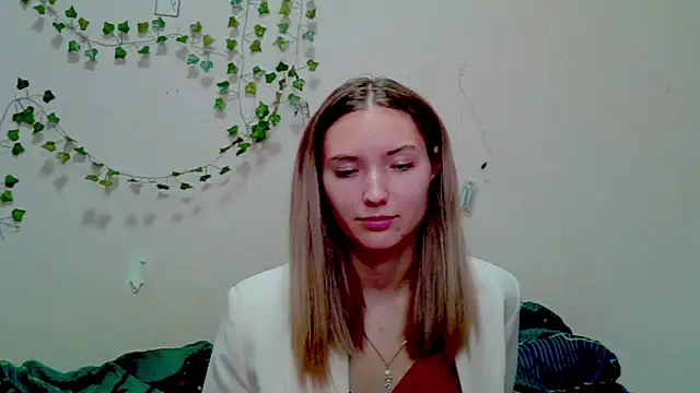  kikiclark   online show from 11/21/25, 10:20