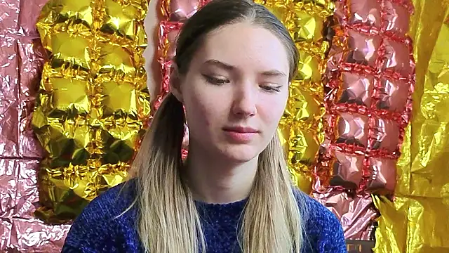  kikiclark   online show from 03/18/26, 12:19