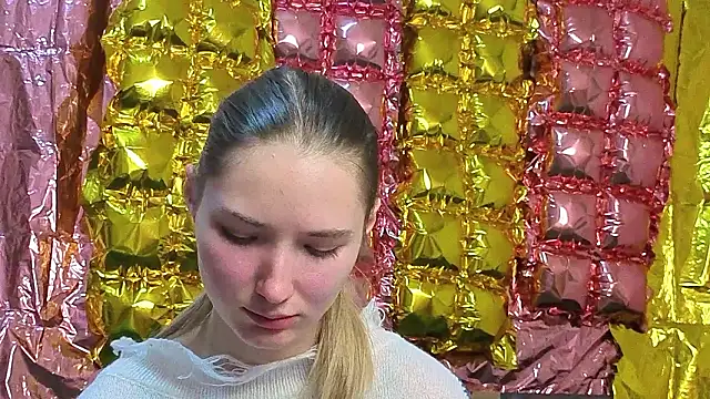  kikiclark   online show from 03/22/26, 08:54