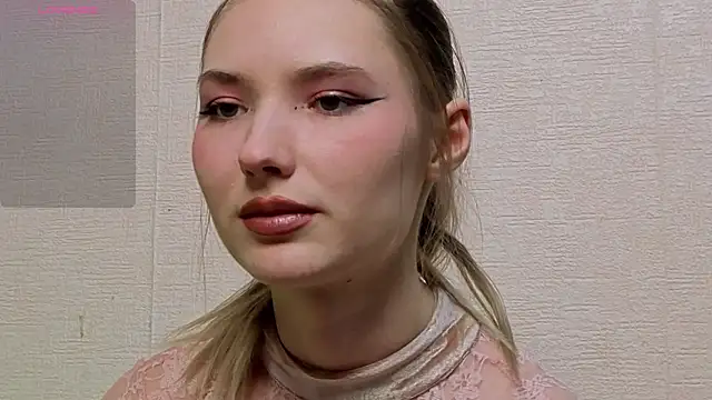  kikiclark   online show from 05/03/26, 07:39