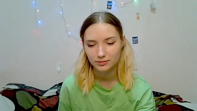  kikiclark   online show from 09/28/25, 08:49