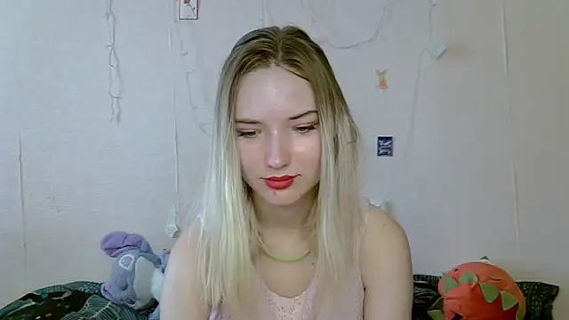  kikiclark   online show from 09/17/25, 08:16