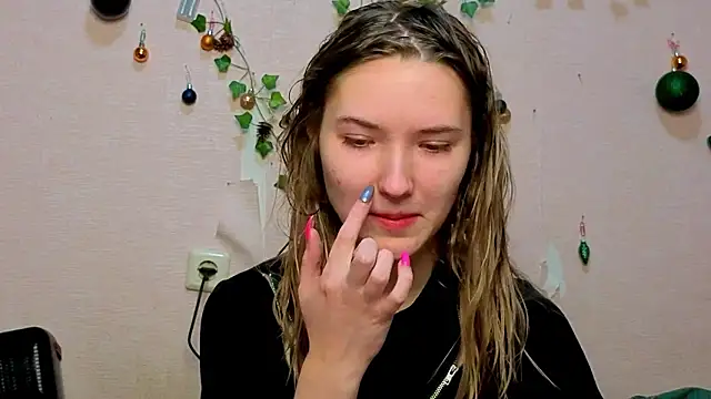  kikiclark   online show from 02/06/26, 08:49