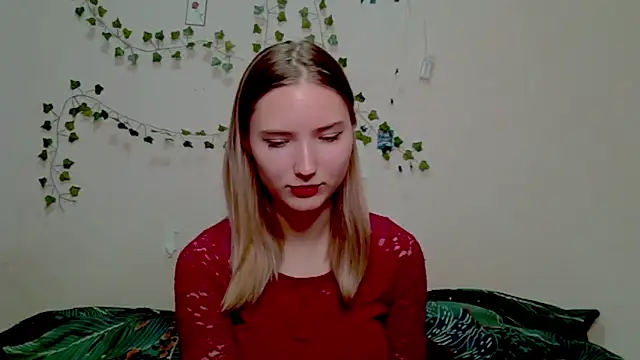  kikiclark   online show from 11/29/25, 09:15