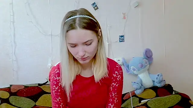  kikiclark   online show from 10/01/25, 08:08